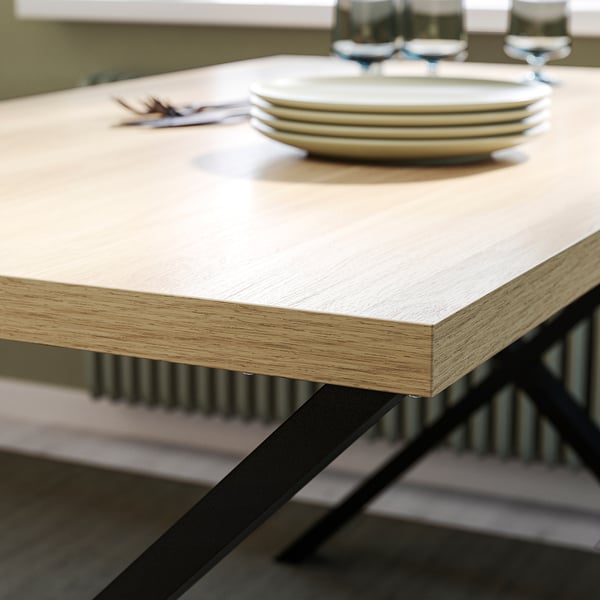 SKÅLSTA Tafel en 4 stoelen, eikenpatroon X-vormig zwart-grijs/eikenfineer metaal met profiel/zwart-grijs, 140x80 cm