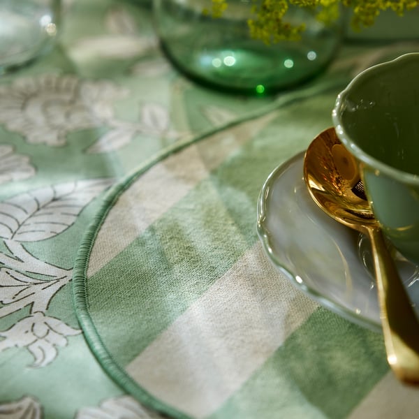 SMÖRFISK Placemat, gestreept ecru/lichtgroen, 35 cm