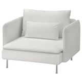 Moderne witte gestoffeerde stoel met strakke metalen poten, minimalistisch design.
