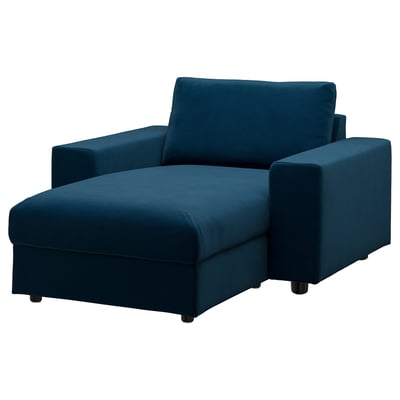 Blauwe moderne fauteuil, VIMLE, diepe zittingen, opbergruimte onder, donkerblauw fluweel.