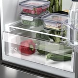 Koelkast met verstelbare bakken, voor het bewaren van fruit, groenten en cake. Led verlicht, RVS.