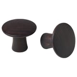 Twee donkerbruine houten knoppen, rond met een eenvoudig, klassiek ontwerp, gemaakt van massief beukenhout.
