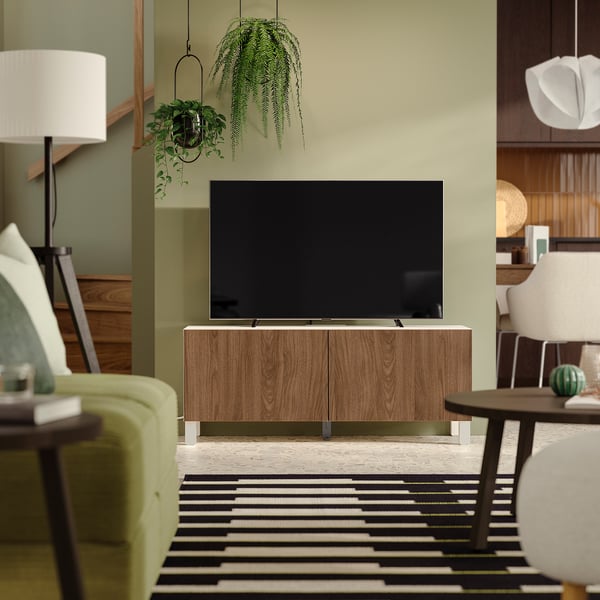 BESTÅ طاولة تلفزيون مع أبواب, أبيض Lappviken/Stubbarp/بني شكل خشب الجوز, 120x42x48 سم