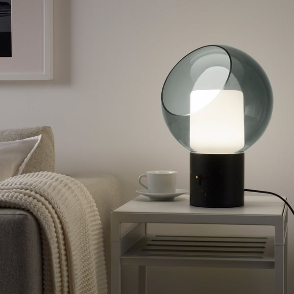 EVEDAL Table lamp, marble/grey globe