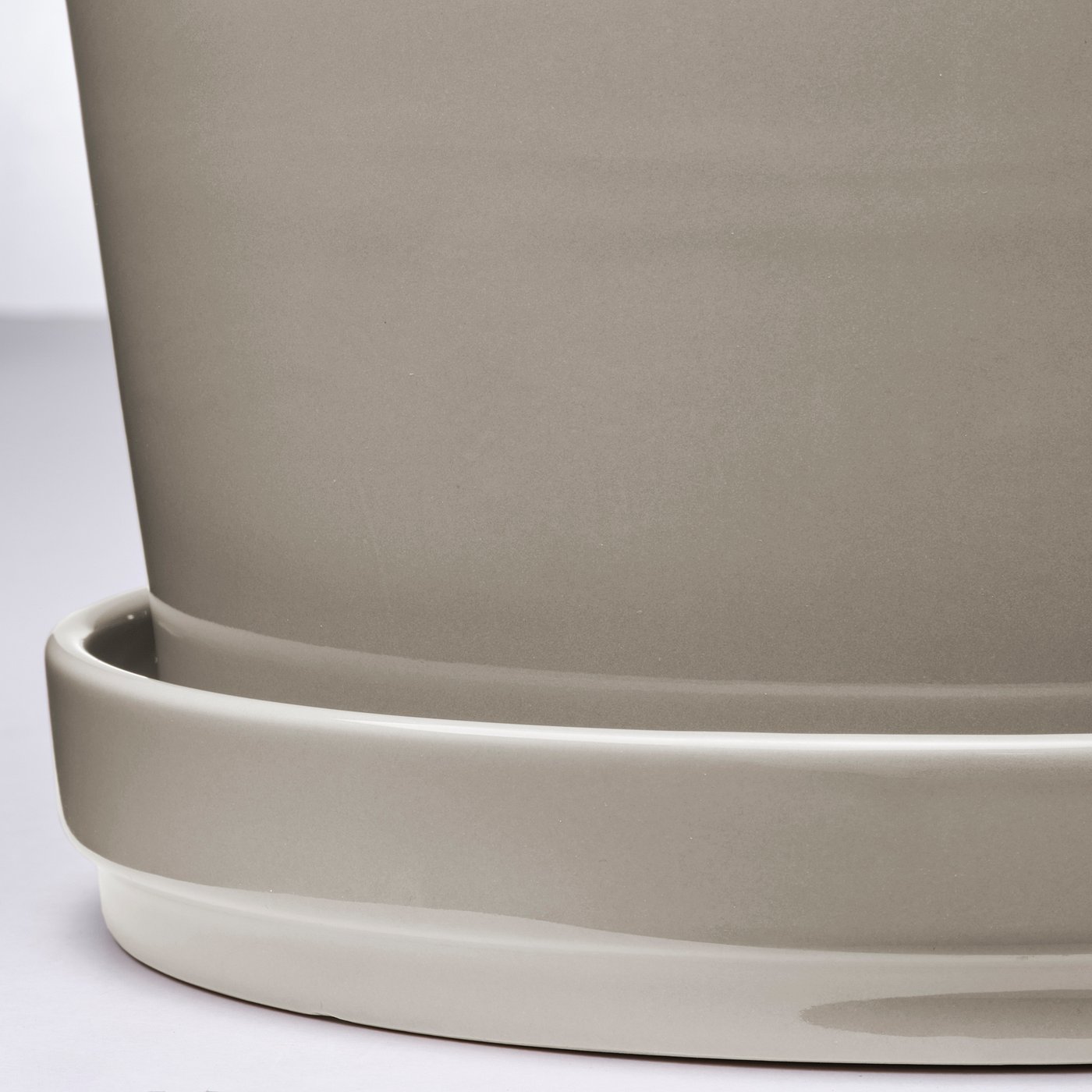 KLOTLÖNN plant pot with saucer, indoor/outdoor/gray/beige, 19 cm