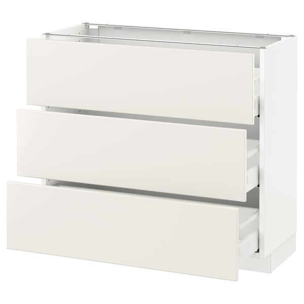 SEKTION kitchen cabinet in white with smooth edges and three drawers.