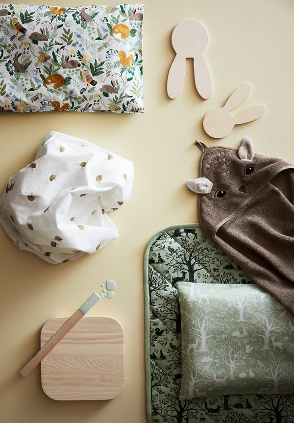 TROLLDOM Quilted blanket, forest animal pattern/green, 38x38 "