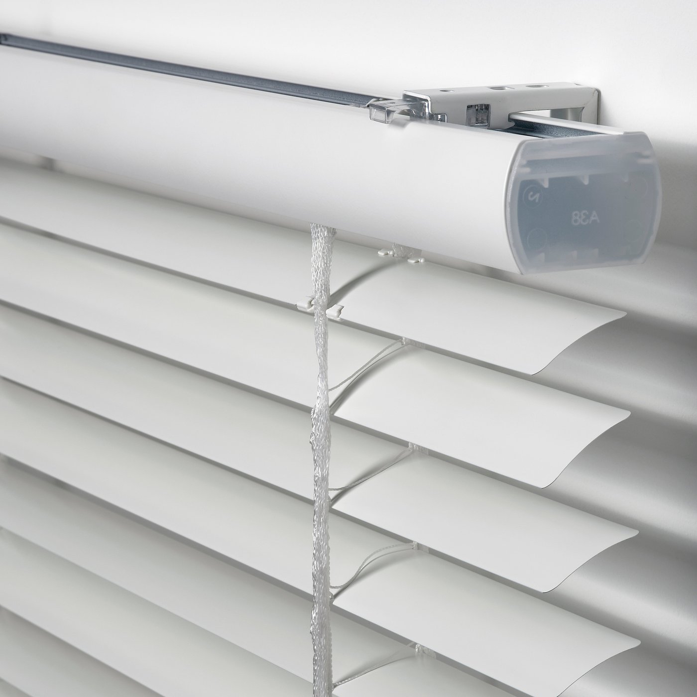 VECKLARFLY Venetian blind, white, 68.6x155 cm (27x61