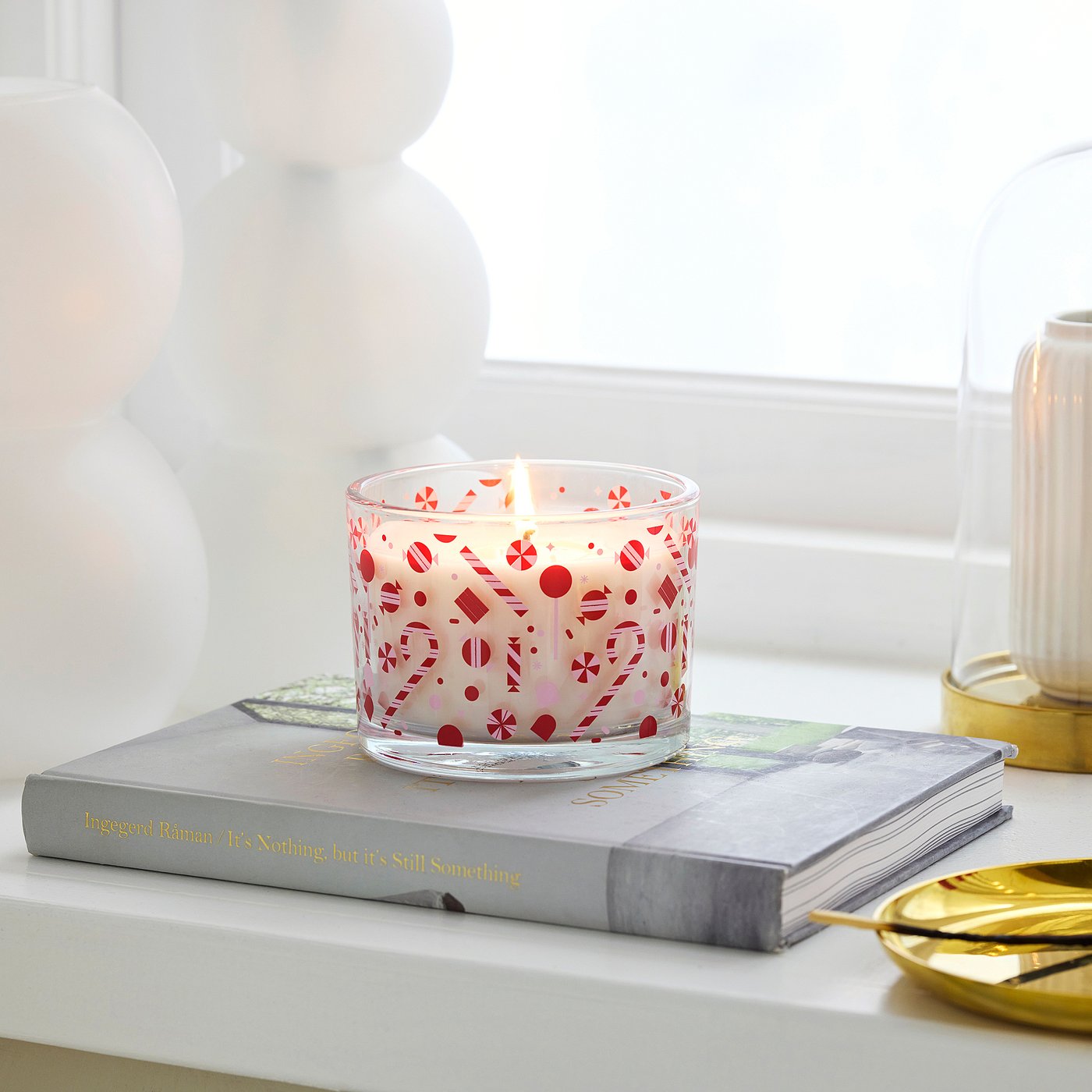 VINTERFINT scented candle in glass, Candy cane/white, 50 hr