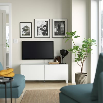 BESTÅ Meuble télé avec portes, blanc Laxviken/Stubbarp/blanc, 47 1/4x16 1/2x18 7/8 "