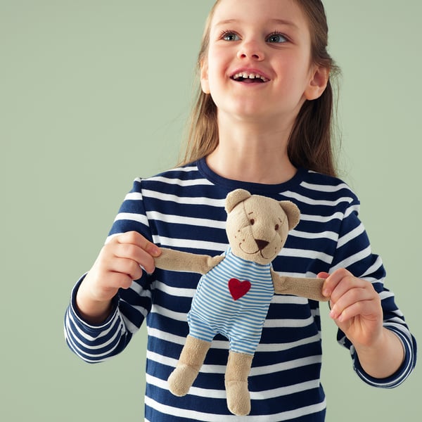 Ours en peluche mignon avec un cœur – La compagnie de la peluche®