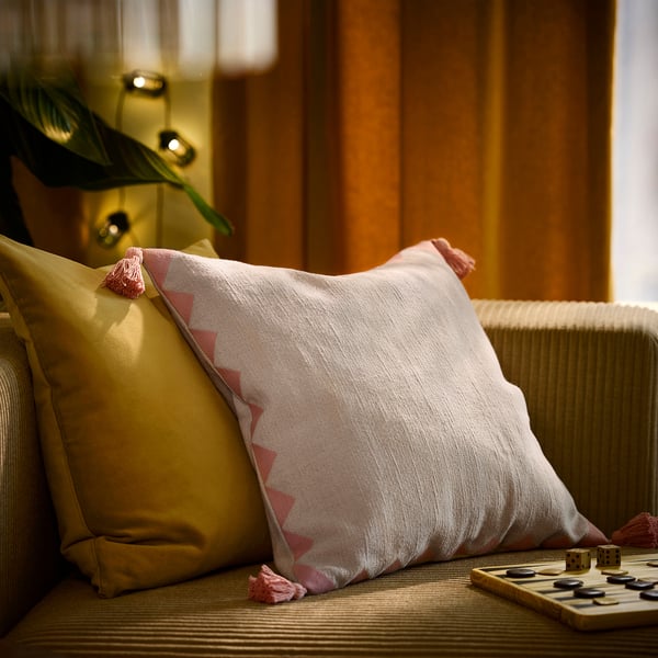 GOKVÄLLÅ Housse de coussin, blanc/rose, 20x20 "