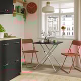 GUNDE / VIHALS Table et 2 chaises pliantes, pliant noir/rouge, 26 3/8x26 3/8 "