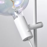 HÅRSLINGA / MOLNART Lampadaire avec ampoule, blanc/Elliptique multicolore