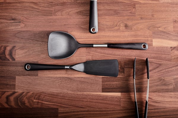 IKEA 365+ HJÄLTE Spatule pour wok, acier inox, noir. Trouvez-le