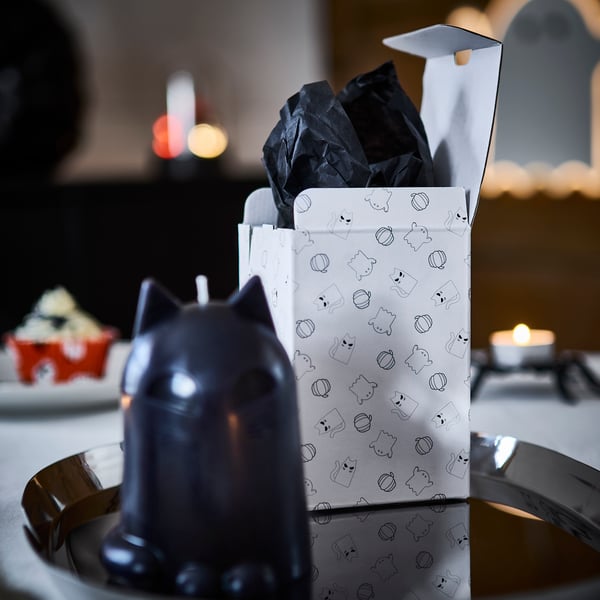 KUSTFYR Bougie-bloc non parfumée, chat noir, 4 ¾ "