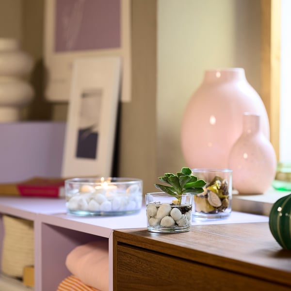 LOTSFÅGEL Bougie parfumée en verrine, 3 mèch, fleurs roses rose clair, 25 hr