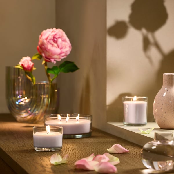 LOTSFÅGEL Bougie parfumée en verrine, fleurs roses rose clair, 20 hr