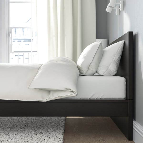 MALM Structure de lit avec matelas, brun-noir/Vesteröy mi-ferme, Très grand 2 places