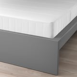 MALM Structure de lit avec matelas, teinté gris/Vesteröy mi-ferme, Très grand 2 places