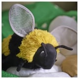 SKOGSDUVA Jouet câlin, bourdon/noir jaune, 8 ¼ "
