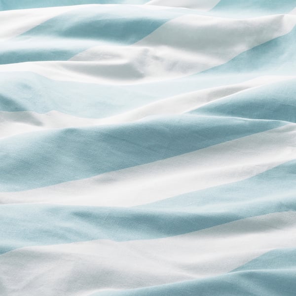 SLÖJSILJA Housse de couette et taie(s), bleu clair/blanc/rayure, Très grand 2 places
