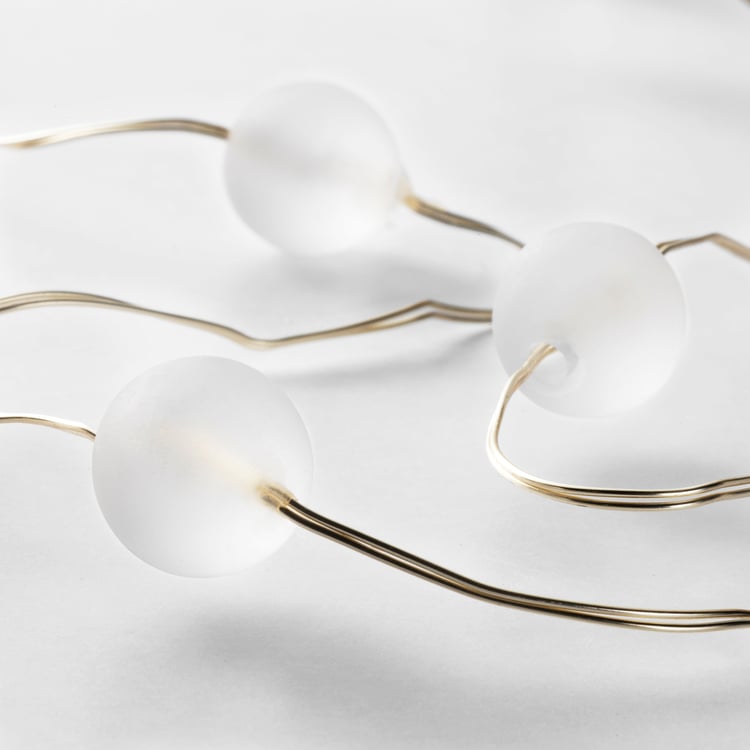 SNÖYRA Guirlande lumineuse DEL 40 ampoules, intérieur, à pile gris argent. IKEA Canada IKEA CA