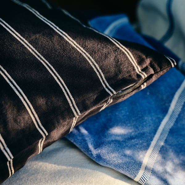 SOLUPPGÅNG Housse de coussin, noir/blanc, 16x23 "