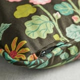 VILDPERSILJA Housse de coussin, noir-vert multicolore/motif floral, 20x20 "