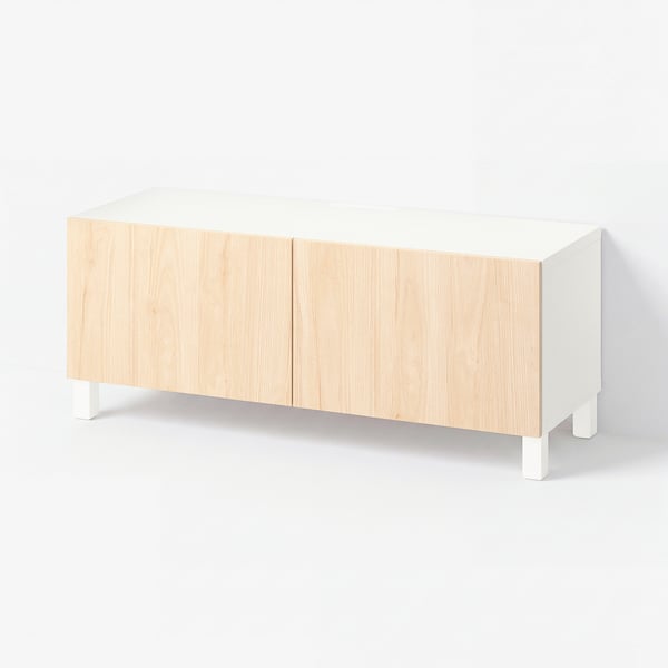 BESTÅ TV-Bank mit Türen, weiß/Fänrik/Stubbarp Esche, 120x42x48 cm