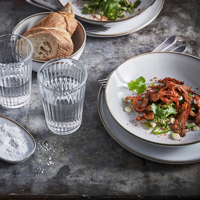 GLADELIG Tiefer Teller, grau, 21 cm - IKEA Schweiz