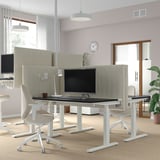 MITTZON Schreibtisch sitz/steh, elektrisch schwarz gebeiztes Eschenfurnier/weiß, 140x80 cm