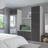 PLATSA Kleiderschrank mit 8 Türen, weiß STRAUMEN Spiegelglas/SKATVAL dunkelgrau, 260x57x221 cm