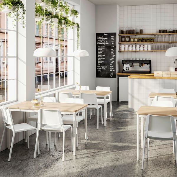 TOMMARYD / TEODORES Tisch und 4 Stühle - Eiche weiß/weiß - IKEA Schweiz