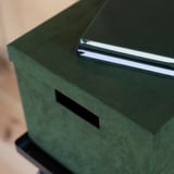 GJÄTTA Storage box with lid, velvet dark green, 25x35x20 cm