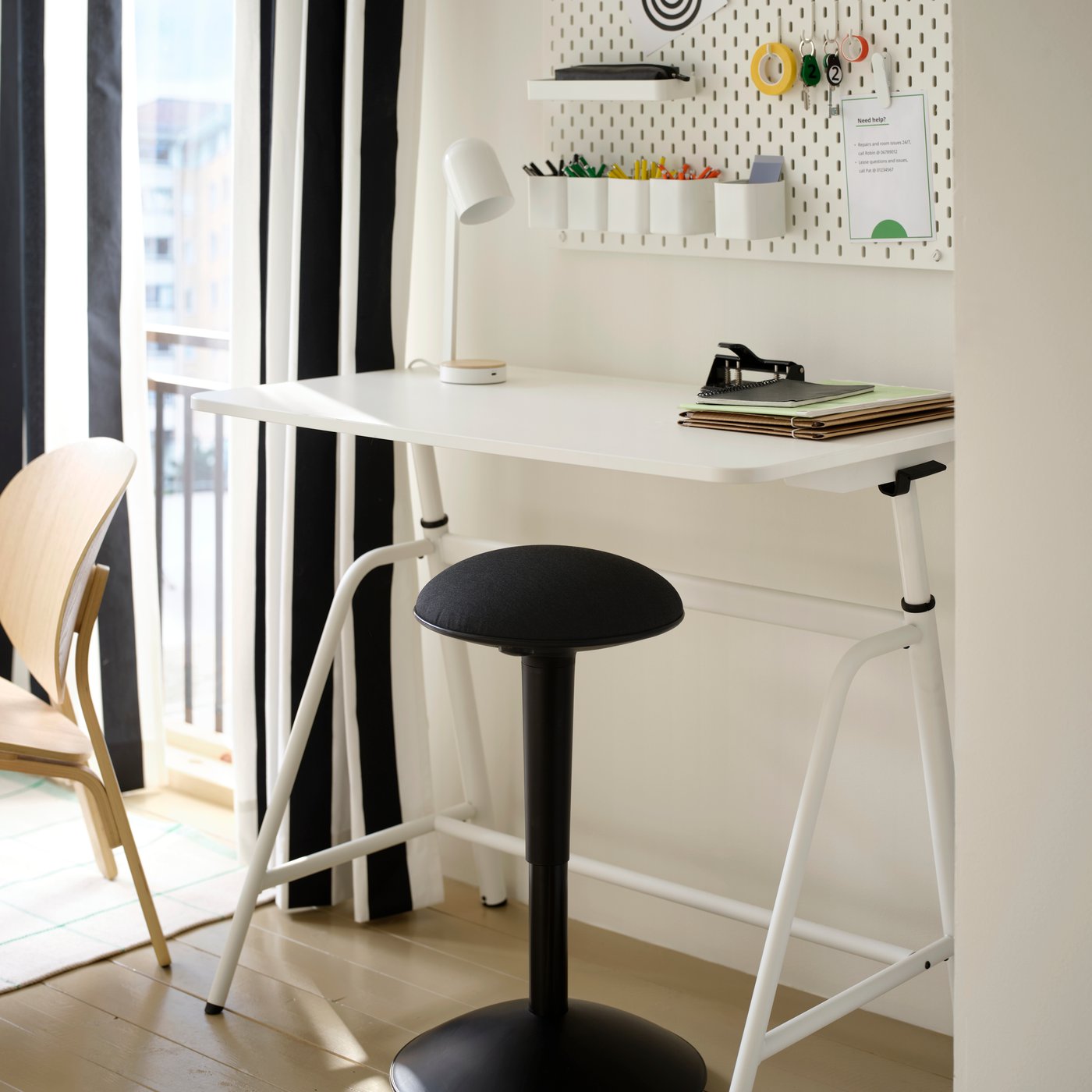 IKEA GLADHÖJDEN 昇降デスク 100x60cm GLADHÖJDEN desk sit/stand, white, 100x60 cm - IKEA Switzerland