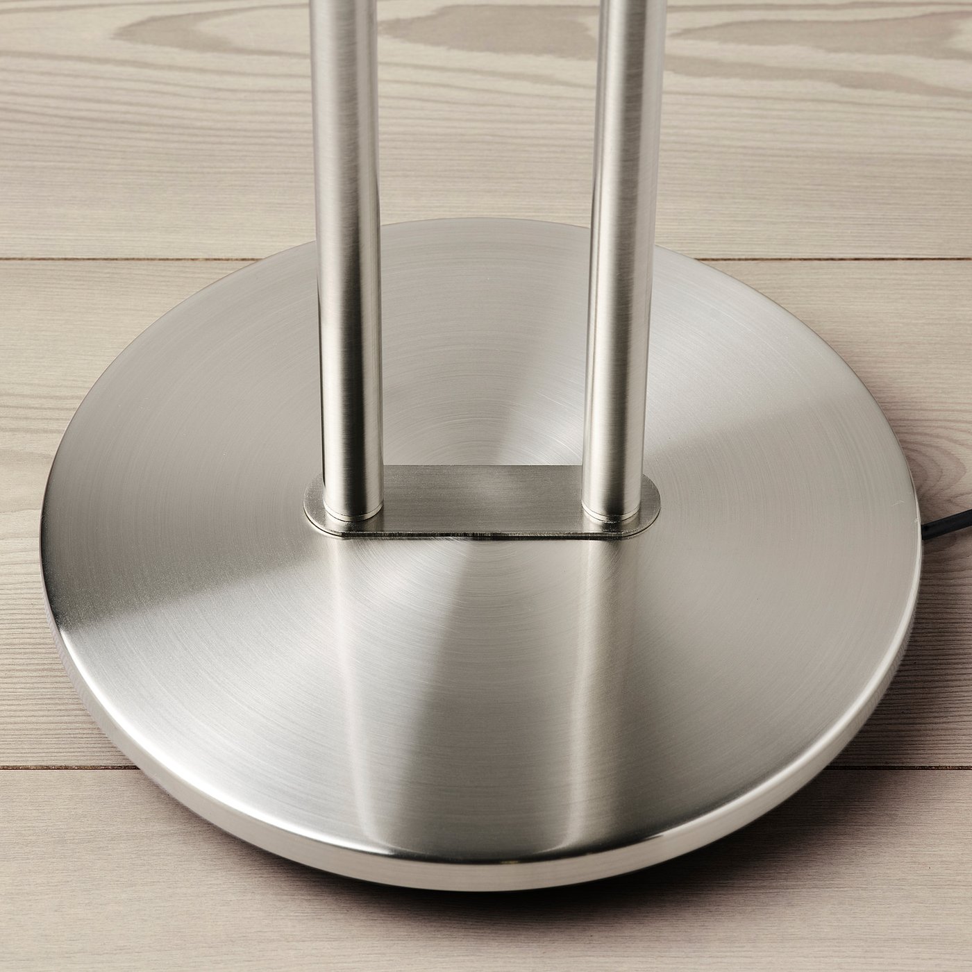 IKEA ISJAKT フロアライト スタンドライト 間接照明 LEDシルバー ISJAKT LED floor uplighter/reading lamp, dimmable/nickel-plated