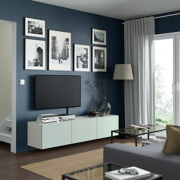 BESTÅ Banc TV avec portes, blanc/Hjortviken gris-vert pâle, 180x42x38 cm
