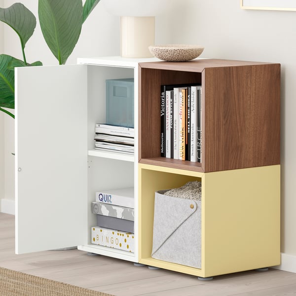 EKET Combinaison rangement avec pieds, blanc/motif noyer jaune pâle, 70x35x72 cm