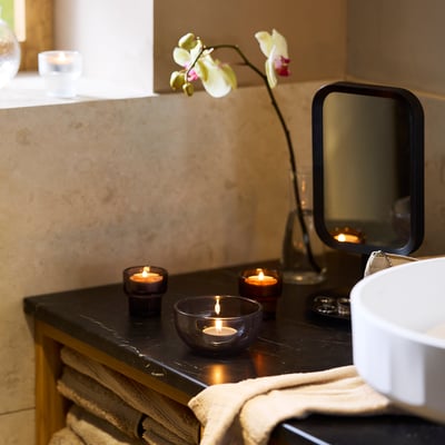 LOTSFÅGEL Bougie parfumée, bois de santal et patchouli brun, 3.5 hr