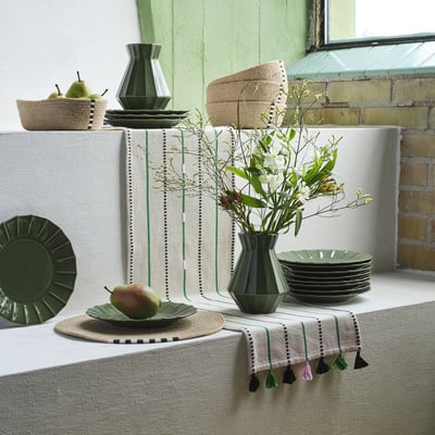 MÄVINN Chemin de table, blanc cassé/vert rayure, 35x130 cm