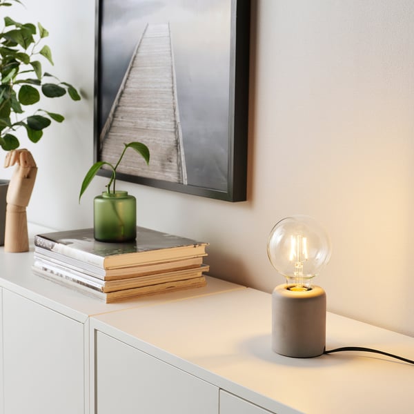 RÅSEGEL / LUNNOM Lampe de table avec ampoule, globe transparent