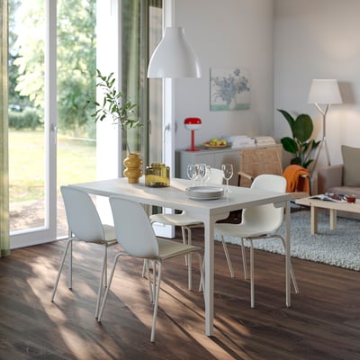 SKÅLSTA Table et 4 chaises, beige-gris clair droit beige-gris clair/plastique beige, 140x80 cm