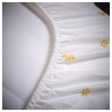SKOGSDUVA Drap housse, blanc jaune/patron fleur, 90x200 cm