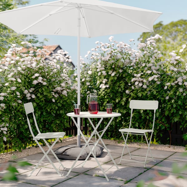 SUNDSÖ Table+ 2 chaises pliantes, extérieur blanc cassé/blanc cassé, 65 cm