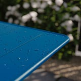 SUNDSÖ Table, bleu foncé extérieur, 65x65 cm