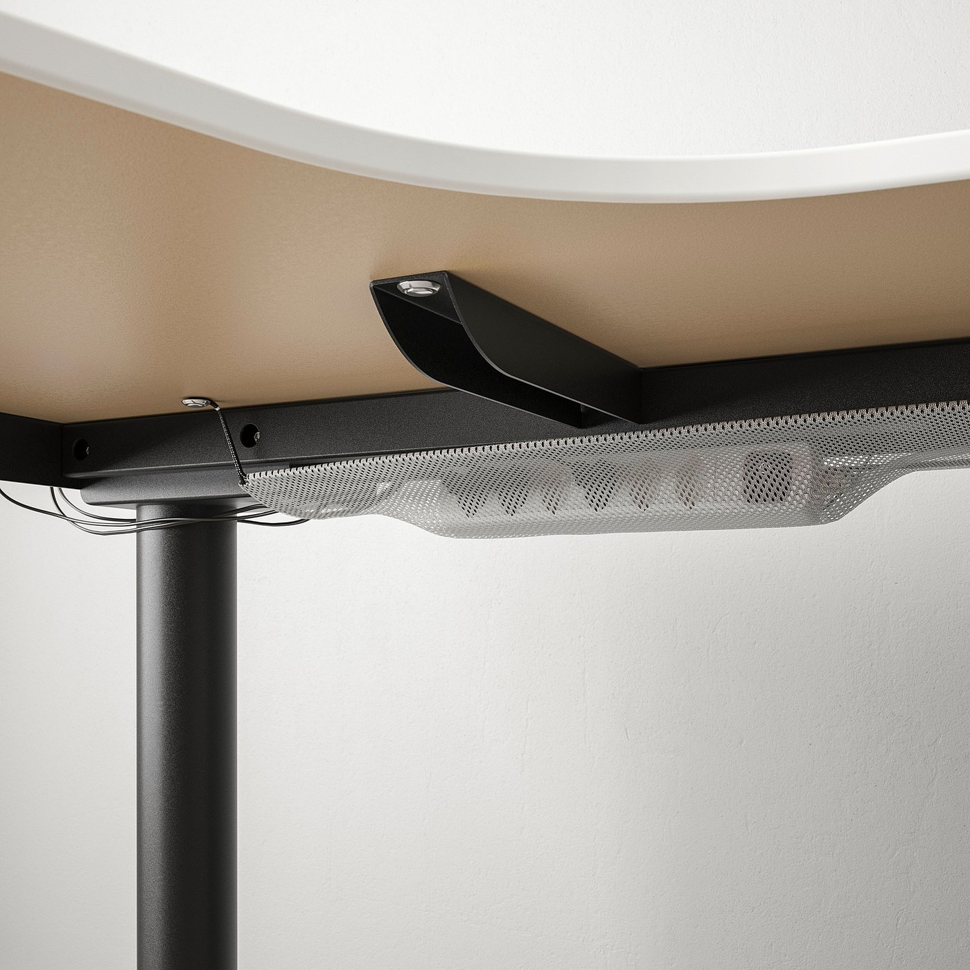 BEKANT Scrivania angolare sx regolabile, bianco/nero, 160x110 cm - IKEA  Svizzera
