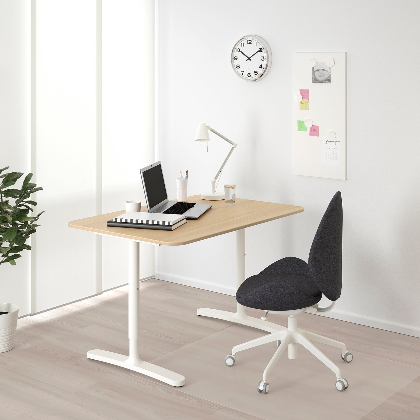 BEKANT Scrivania, impiallacciato rovere mord bianco/bianco, 120x80 cm - IKEA  Svizzera