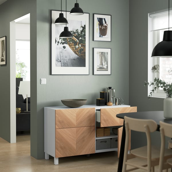 BESTÅ Combinazione + ante/cassetti, bianco/Hedeviken/Stubbarp impiallacciatura di rovere, 120x42x74 cm