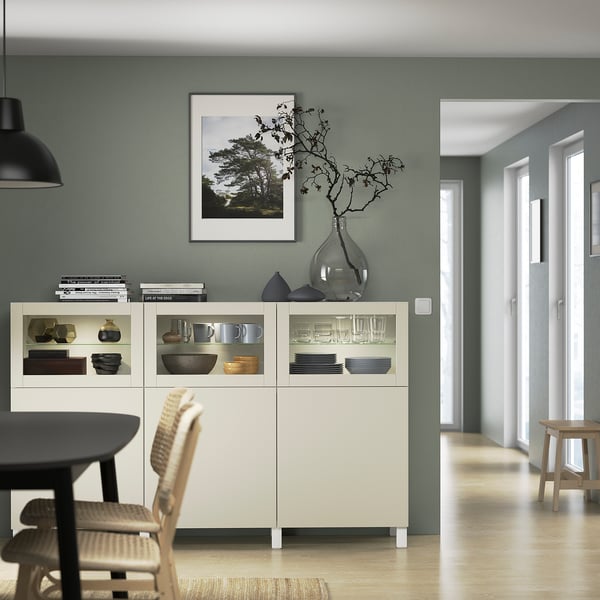 BESTÅ Mobile con ante, bianco Lappviken/grigio chiaro-beige vetro trasparente, 180x42x112 cm